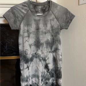Gray and White Tie-Dye Swiftly Tech 2.0 Tee